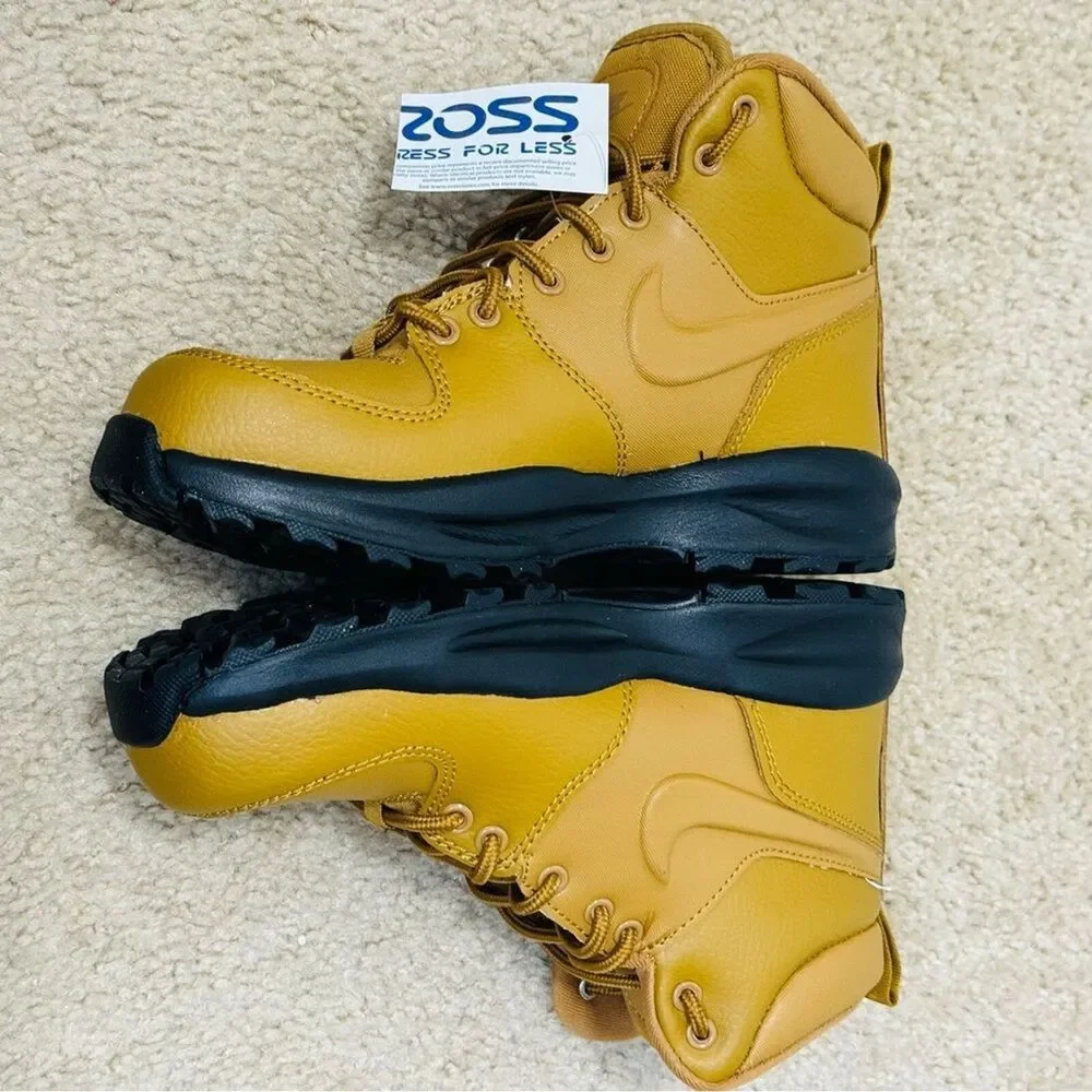 NWT Nike Manoa Lace Up Boot in Wheat Color Big Kid Boys Sz 6.5